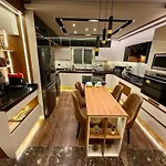 Luxury Renovated 3 Bedroom Apt