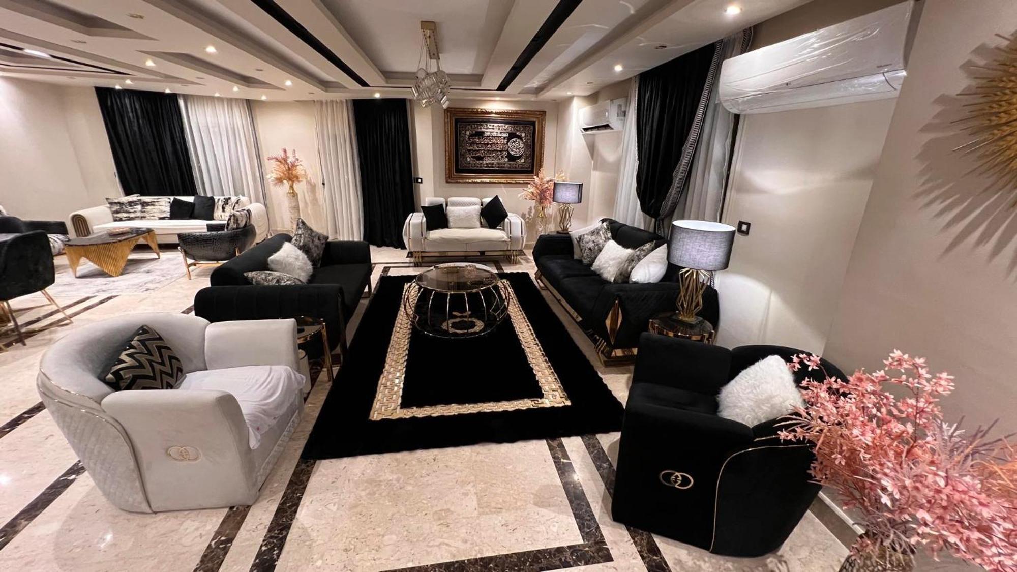 Luxury Renovated 3 Bedroom Apartment Cairo